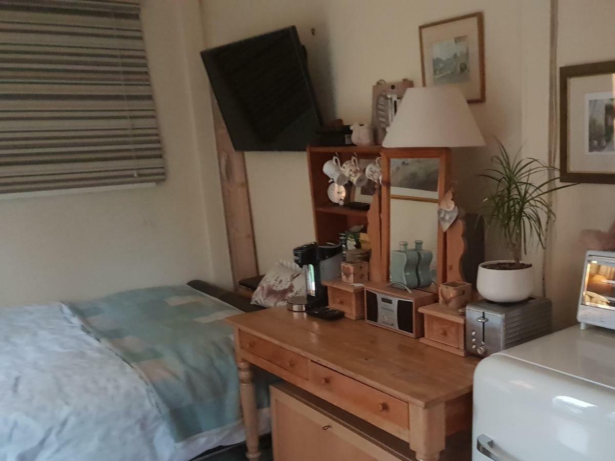 The Garden Room, Pets, Fridge Tv Chester Eksteriør bilde